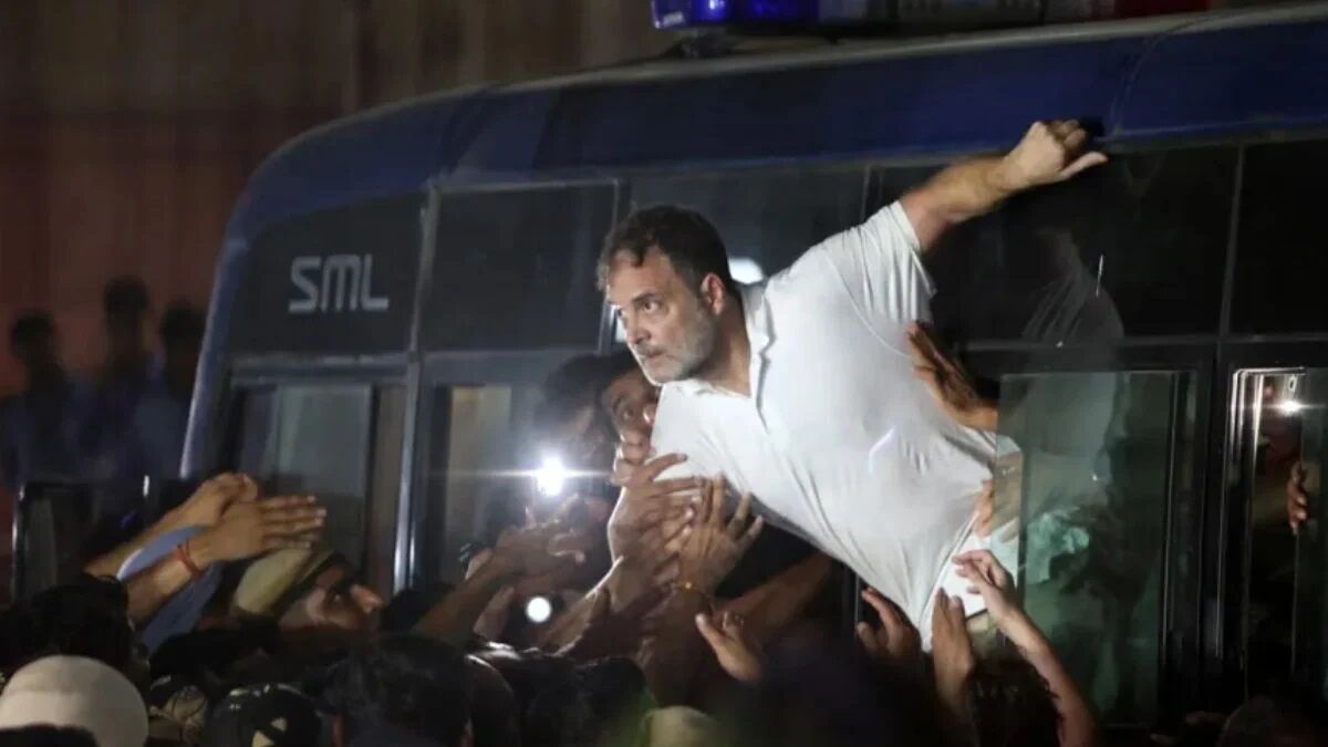 राहुल गांधी का ऐलान: कल सड़क पर उतरेगा विपक्ष, सुप्रीम कोर्ट तक निकालेंगे मार्च