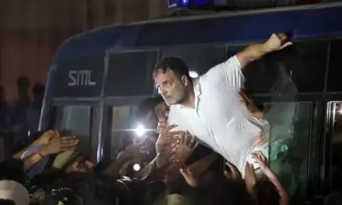 राहुल गांधी का ऐलान: कल सड़क पर उतरेगा विपक्ष, सुप्रीम कोर्ट तक निकालेंगे मार्च राहुल गांधी का ऐलान: कल सड़क पर उतरेगा विपक्ष, सुप्रीम कोर्ट तक निकालेंगे मार्च