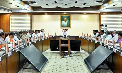 MP Cabinet Meeting: मोहन यादव कैबिनेट के बड़े फैसले, मुफ्त राशन-आयुष्मान से लेकर 900 कानून खत्म करने तक हुई अहम चर्चा