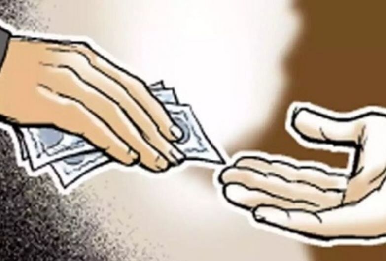 Kanker ACB Trap: फसल बीमा के नाम पर रिश्वत ले रहे दो ग्रामीण कृषि विस्तार अधिकारी गिरफ्तार, ACB ने की ट्रैप कार्रवाई