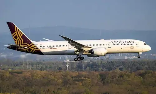 Jaipur Airport Emergency Landing: जयपुर एयरपोर्ट पर एअर इंडिया की इमरजेंसी लैंडिंग, हाईजैक अलर्ट से हड़कंप