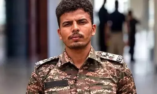 Sukma CRPF camp shooting: सुकमा CRPF कैंप में SI ने खुद को मारी गोली, इलाज के दौरान मौत Sukma CRPF camp shooting: सुकमा CRPF कैंप में SI ने खुद को मारी गोली, इलाज के दौरान मौत