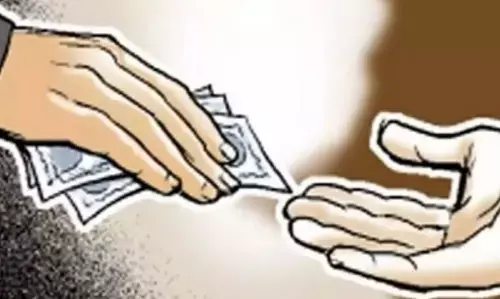 Kanker ACB Trap: फसल बीमा के नाम पर रिश्वत ले रहे दो ग्रामीण कृषि विस्तार अधिकारी गिरफ्तार, ACB ने की ट्रैप कार्रवाई