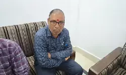 MP News : पिता के बीमा क्लेम के लिए डेढ़ साल से भटक रहा था बेटा, 4 हजार की रिश्वत लेते जल संसाधन विभाग का बाबू गिरफ्तार MP News : पिता के बीमा क्लेम के लिए डेढ़ साल से भटक रहा था बेटा, 4 हजार की रिश्वत लेते जल संसाधन विभाग का बाबू गिरफ्तार