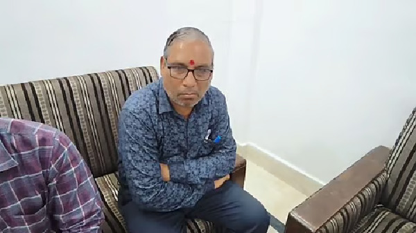 MP News : पिता के बीमा क्लेम के लिए डेढ़ साल से भटक रहा था बेटा, 4 हजार की रिश्वत लेते जल संसाधन विभाग का बाबू गिरफ्तार