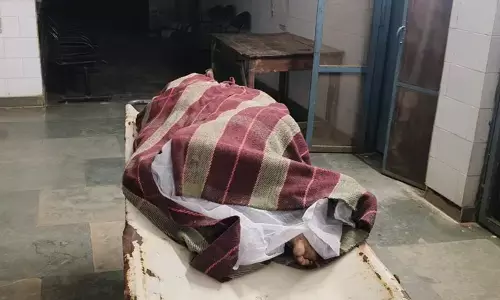 CG News : फसल की सुरक्षा के लिए खेत में बिछाया करंट, चपेट में आने से युवक की हुई मौत CG News : फसल की सुरक्षा के लिए खेत में बिछाया करंट, चपेट में आने से युवक की हुई मौत