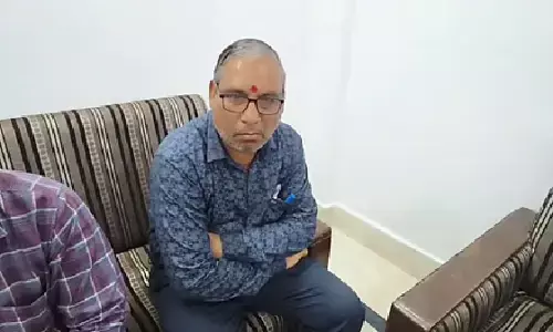 MP News : पिता के बीमा क्लेम के लिए डेढ़ साल से भटक रहा था बेटा, 4 हजार की रिश्वत लेते जल संसाधन विभाग का बाबू गिरफ्तार