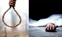 CG Crime : नाले में मिला युवक का लहूलुहान शव, हत्या के संदेही का भी फांसी के फंदे पर मिली लाश, पुलिस जांच में जुटी CG Crime : नाले में मिला युवक का लहूलुहान शव, हत्या के संदेही का भी फांसी के फंदे पर मिली लाश, पुलिस जांच में जुटी