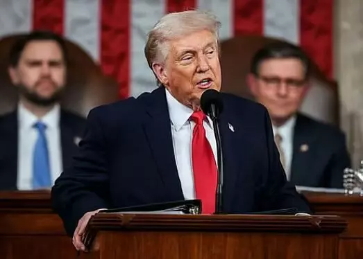 42409-trump-india-tariff-waiver Trump India Tariff Waiver: ट्रम्प ने भारत पर 100% टैरिफ वाला कानून रोका, बोले- यह अमेरिका के हित में, रूस के साथ की बड़ी डीजल डील