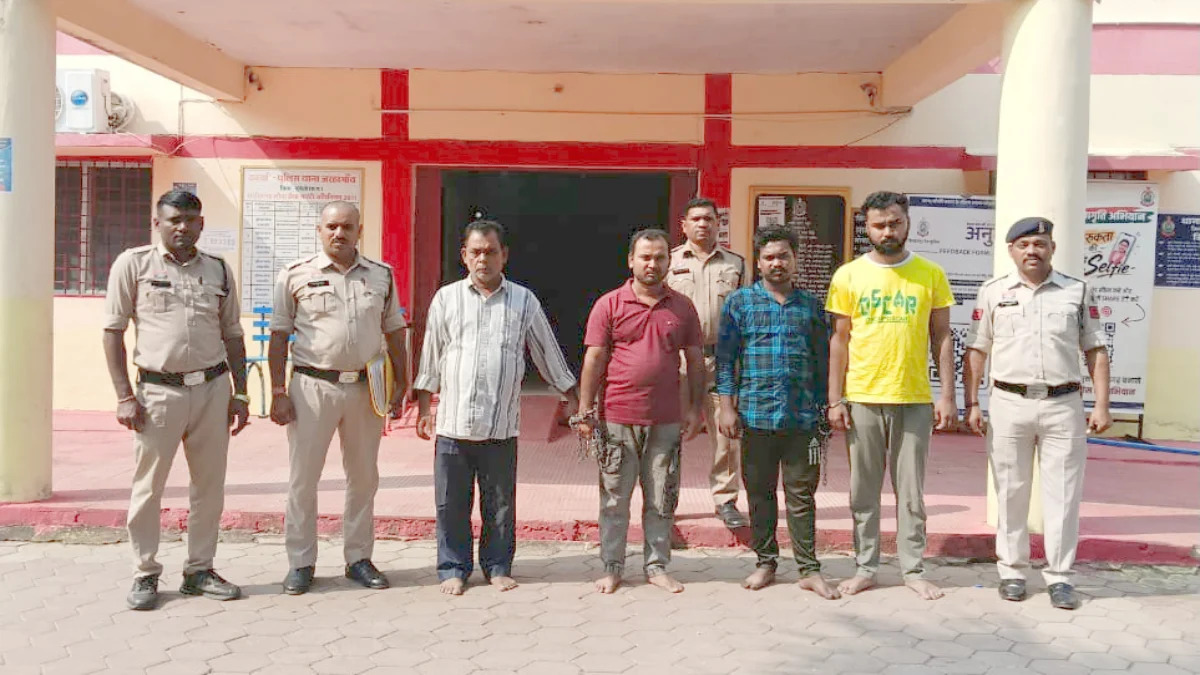 CG Accident : तेज रफ्तार महिंद्रा ने तीन लोगों को कुचला, विधायक के भाई समेत 3 की मौत, ओडिशा बॉर्डर से 4 आरोपी गिरफ्तार