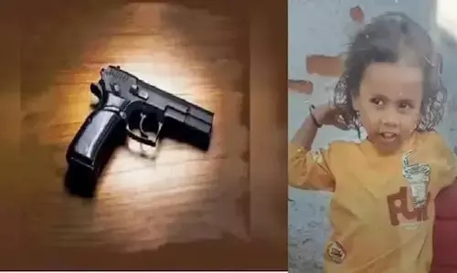 Jharkhand Crime : खिलौना समझकर तमंचे से खेलने लगा मासूम, ट्रिगर दबते ही सिर में लगी गोली, हुई मौत
