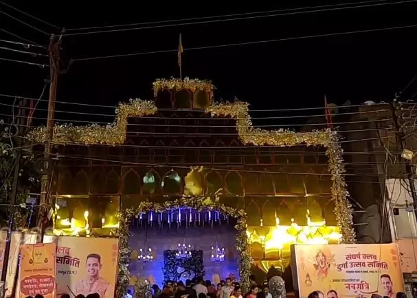 Sangharsh Club Durga Utsav Raipur: संघर्ष क्लब दुर्गा उत्सव के पंडाल में शिव-शक्ति स्वरूप में विराजी हैं मां दुर्गा, महाआरती में भक्तों का रैला, जानिए रायपुर के इस भव्य पंडाल के 50 सालों का समृद्ध इतिहास
