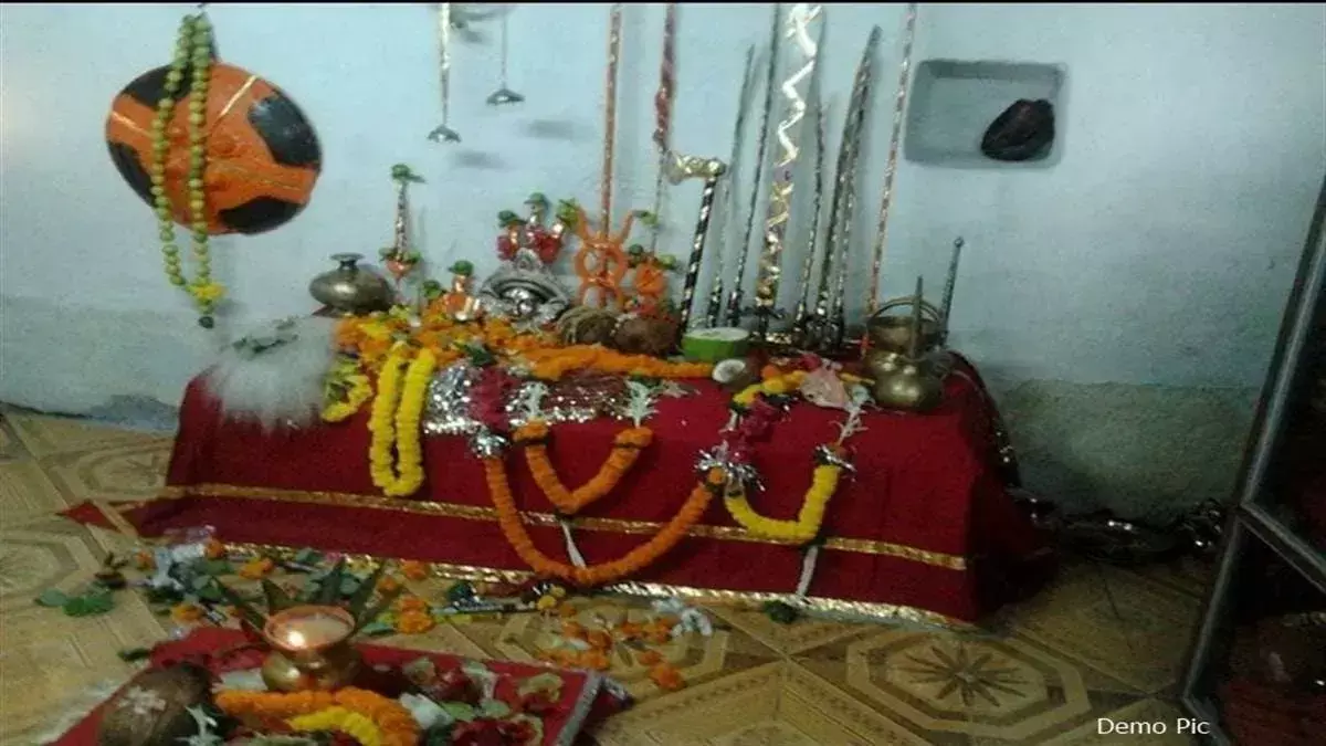 Dussehra 2026 : साल में सिर्फ दशहरे पर खुलता है रायपुर का 1000 साल पुराना कंकाली मठ, जानिए अस्त्र-शस्त्र और समाधियों से जुड़ी दिलचस्प कहानी