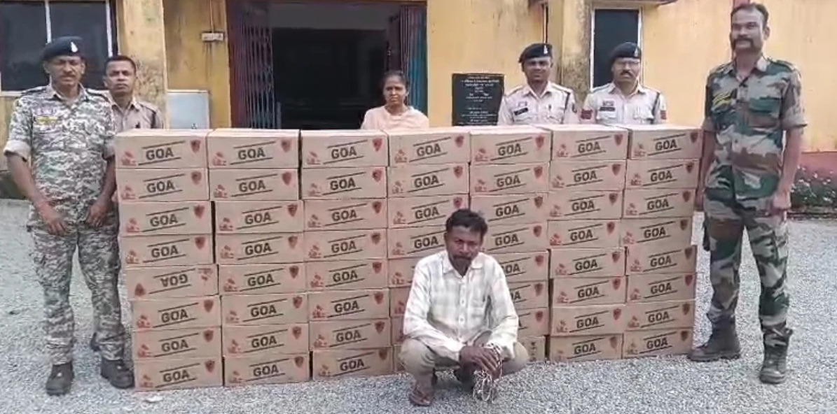 CG Crime : दशहरा मेले में खपाने के लिए घर में छिपा रखी थी 75 पेटी शराब, आरोपी गिरफ्तार