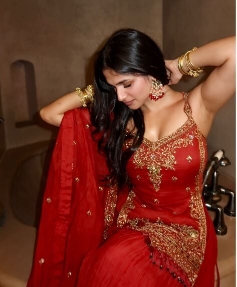 Asian News Raas Garba की आखिरी शाम आज, टीवी एक्ट्रेस कशिश कूपर के साथ जमेगा गरबा,ग्रैंड फिनाले में परिवार संग पहुंचें रामबाग,बंपर लक्की ड्रा में उपहार जीतने का मौका