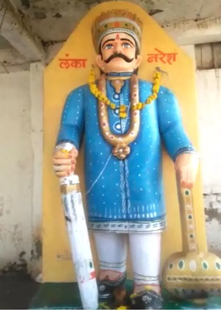 42688-9 Dussehra 2026 : भारत के इन शहरों और गांवों में नहीं जलाया जाता रावण का पुतला, कहीं दामाद तो कहीं विद्वान मानकर होती है पूजा