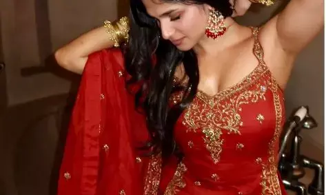 Asian News Raas Garba की आखिरी शाम आज, टीवी एक्ट्रेस कशिश कूपर के साथ जमेगा गरबा,ग्रैंड फिनाले में परिवार संग पहुंचें रामबाग,बंपर लक्की ड्रा में उपहार जीतने का मौका