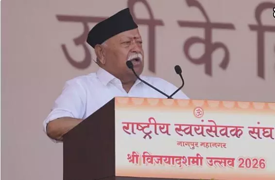 42704-mohan-bhagwat-vijayadashami-speech Mohan Bhagwat Vijayadashami speech: भारत में बांग्लादेश-फ्रांस जैसे हालात बनाने की कोशिश: भागवत,बोले- सत्ता बदलकर अपने पिट्ठू बैठाना चाहते हैं, देश तोड़ने में मदद कर रहे कुछ नेता