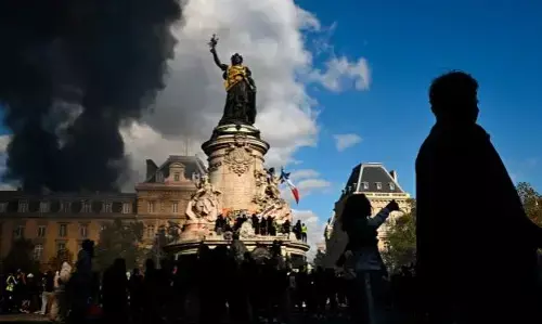 Donald Trump on Paris protests: फ्रांस में हिंसका प्रदर्शन पर ट्रम्प ने किया बड़ा खुलासा, बोले-जल्द मुस्लिम शहर बन जाएगा पेरिस Donald Trump on Paris protests: फ्रांस में हिंसका प्रदर्शन पर ट्रम्प ने किया बड़ा खुलासा, बोले-जल्द मुस्लिम शहर बन जाएगा पेरिस