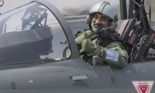 IAF चीफ एपी सिंह की आखिरी ट्रेनर सॉर्टी, उसी ‘किरण’ विमान से भरी उड़ान जिससे शुरू किया था करियर, मिला वाटर कैनन सैल्यूट