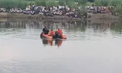 UP News : दुर्गा प्रतिमा विसर्जन के दौरान बड़ा हादसा, नदी में डूबने से 2 जगह 4 की मौत, लापता युवकों की तलाश जारी
