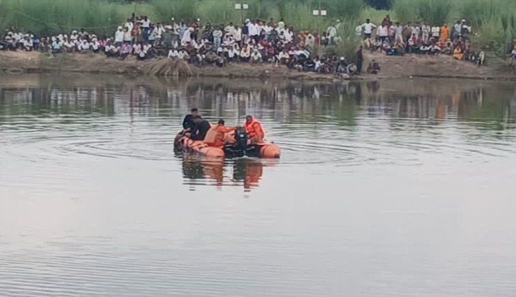 UP News : दुर्गा प्रतिमा विसर्जन के दौरान बड़ा हादसा, नदी में डूबने से 2 जगह 4 की मौत, लापता युवकों की तलाश जारी