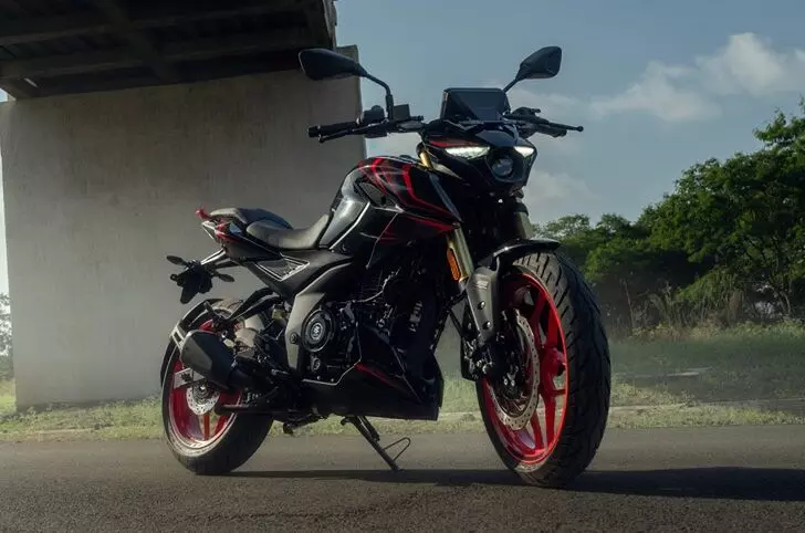 42824-bajaj-pulser Bajaj Pulsar N250SS लॉन्च: 6 गियर, दमदार इंजन और कई स्मार्ट फीचर्स, जानिए कीमत