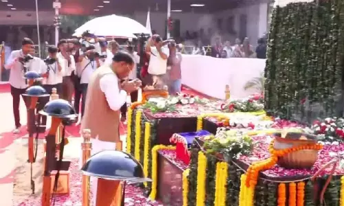 CG News : पुलिस स्मृति दिवस पर CM साय ने शहीद जवानों को दी श्रद्धांजलि, नक्सलवाद के खिलाफ वीरता और बलिदान को किया नमन