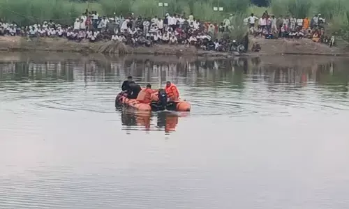 UP News : दुर्गा प्रतिमा विसर्जन के दौरान बड़ा हादसा, नदी में डूबने से 2 जगह 4 की मौत, लापता युवकों की तलाश जारी