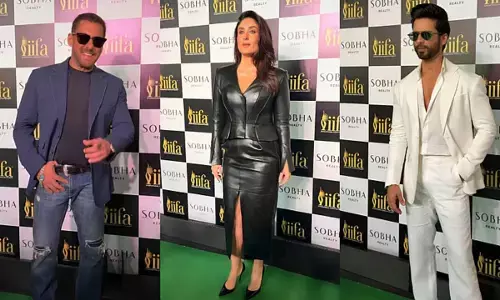 IIFA 2027 प्रेस कॉन्फ्रेंस : ब्लू ब्लेजर में दिखे सलमान खान, ब्लैक लेदर लुक में करीना कपूर ने बटोरी सुर्खियां IIFA 2027 प्रेस कॉन्फ्रेंस : ब्लू ब्लेजर में दिखे सलमान खान, ब्लैक लेदर लुक में करीना कपूर ने बटोरी सुर्खियां
