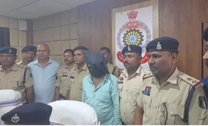 Surajpur Double Murder : 19 लाख के लालच में शिक्षिका और बेटे की हत्या, CCTV और कार नंबर से पकड़ा गया आरोपी
