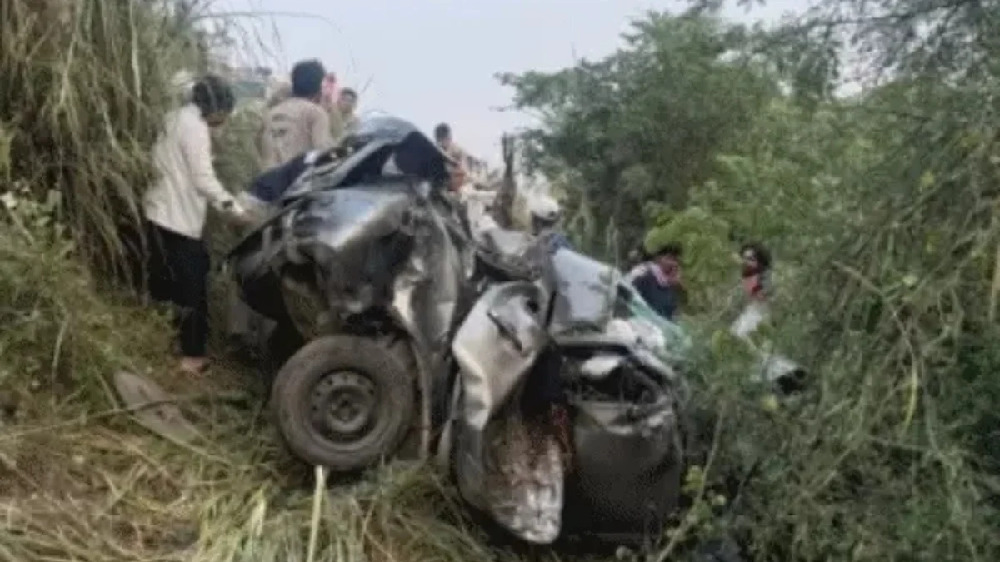 Rajasthan Accident : खाटूश्यामजी के दर्शन कर लौट रहे 6 दोस्तों की कार खाई में गिरी, 4 की मौत