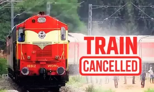 Trains Cancelled: यात्रीगण कृपया ध्यान दें, 52 ट्रेन रद्द, कई के रूट बदलें, देखें कैंसिल गाड़ियों की पूरी लिस्ट