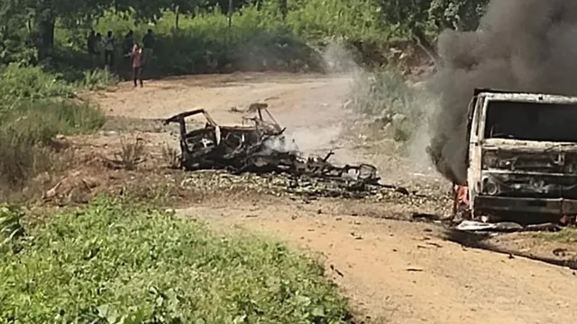 Andhra Pradesh News : सड़क निर्माण स्थल पर पिकअप में लगी आग, धमाके के बाद 5 मजदूरों की मौत