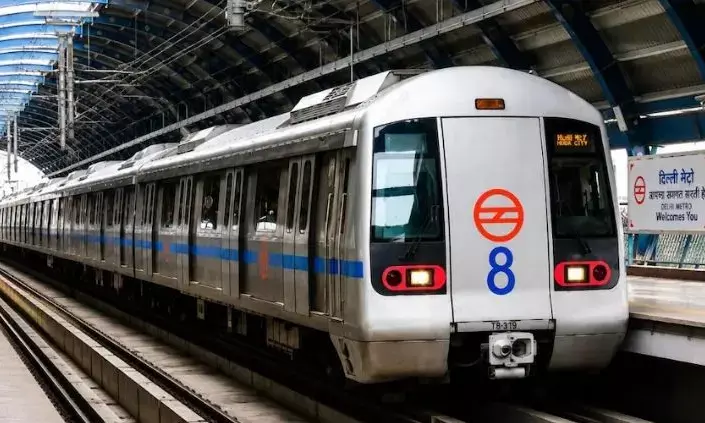 Delhi Metro Anti Government Poster Case: दिल्ली मेट्रो में मिले सरकार विरोधी पोस्टर, पुलिस ने दर्ज की FIR, जानें QR कोड में क्या की गई थी अपील
