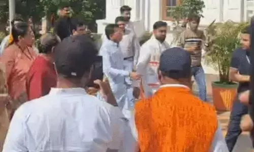 Smriti Irani Chhattisgarh visit: रायपुर एयरपोर्ट पर सादगी से स्वागत, पुलिस सुरक्षा हटाई; देखें 2 दिन का पूरा शेड्यूल