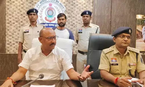 CG Crime : दोहरा हत्याकांड की गुत्थी सुलझी, पैसे के लेन-देन को लेकर शराब में सुहागा मिलाकर पिलाया, आरोपी गिरफ्तार CG Crime : दोहरा हत्याकांड की गुत्थी सुलझी, पैसे के लेन-देन को लेकर शराब में सुहागा मिलाकर पिलाया, आरोपी गिरफ्तार