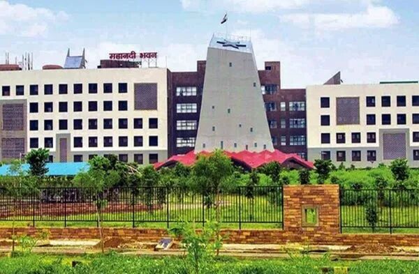 CG Transfer : स्कूल शिक्षा विभाग में बड़ा फेरबदल, प्रधान पाठकों और शिक्षकों के तबादले, देखें लिस्ट