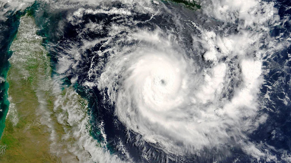 Arnab Cyclone : चक्रवात ‘अर्नब’ के असर से भारी बारिश की चेतावनी, दो जिलों में 28 अक्टूबर को स्कूल बंद