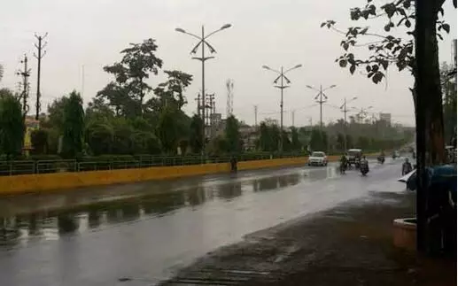 43300-cyclone-arnab-rain-alert-chhattisgarh Cyclone Arnab landfall update: आंध्र प्रदेश से टकराने के बाद छत्तीसगढ़ समेत 9 राज्यों में भारी बारिश का अलर्ट, स्कूल बंद और ट्रेनें रद्द
