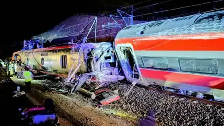 Spain Train Accident: स्पेन में दो हाई-स्पीड ट्रेनों की टक्कर, अब तक 39 लोगों की मौत, कई घायल; रेल सेवाएं ठप Spain Train Accident: स्पेन में दो हाई-स्पीड ट्रेनों की टक्कर, अब तक 39 लोगों की मौत, कई घायल; रेल सेवाएं ठप