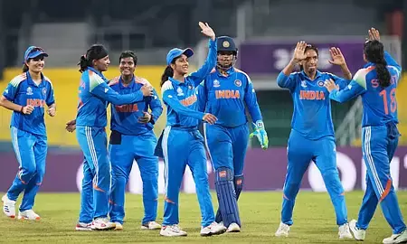 भारतीय महिला टीम ने जिम्बाब्वे को 8 विकेट से हराया, वनडे सीरीज 3-0 से जीती, वैष्णवी शर्मा ने लिए 5 विकेट भारतीय महिला टीम ने जिम्बाब्वे को 8 विकेट से हराया, वनडे सीरीज 3-0 से जीती, वैष्णवी शर्मा ने लिए 5 विकेट