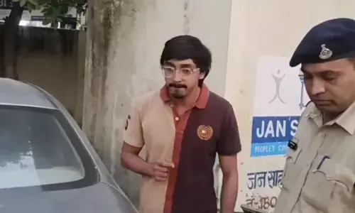Spurious Liquor Tragedy: देवास जहरीली शराब कांड में अमन कासलीवाल गिरफ्तार, इंदौर का गोदाम सील Spurious Liquor Tragedy: देवास जहरीली शराब कांड में अमन कासलीवाल गिरफ्तार, इंदौर का गोदाम सील