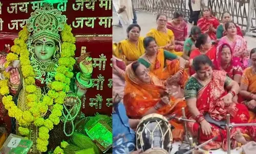 करवा चौथ के दिन ही खुलता है उज्जैन का ये मंदिर, चौथ माता के दर्शन के लिए उमड़ीं श्रद्धालुओं की भीड़