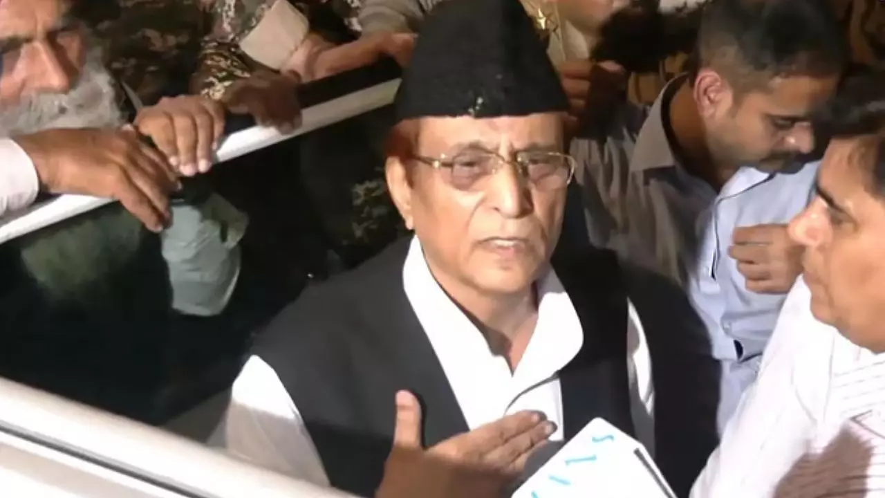 Azam Khan Arrest: जेल से बाहर आते ही आजम खान गिरफ्तार, ED ने जौहर यूनिवर्सिटी से जुड़े मनी लॉन्ड्रिंग केस में की कार्रवाई Azam Khan Arrest: जेल से बाहर आते ही आजम खान गिरफ्तार, ED ने जौहर यूनिवर्सिटी से जुड़े मनी लॉन्ड्रिंग केस में की कार्रवाई