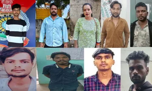 Raipur City Crime : राजधानी में बढ़ा जिला बदर का एक्शन, 14 बदमाशों को 6 जिलों से किया बाहर, 16 और रडार पर Raipur City Crime : राजधानी में बढ़ा जिला बदर का एक्शन, 14 बदमाशों को 6 जिलों से किया बाहर, 16 और रडार पर